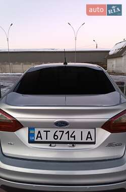 Седан Ford Fiesta 2015 в Коломые