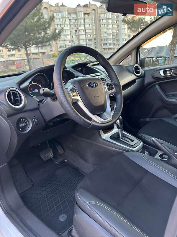 Хэтчбек Ford Fiesta 2015 в Николаеве