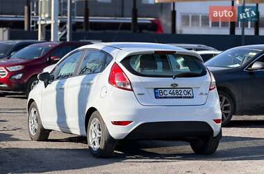 Хэтчбек Ford Fiesta 2014 в Львове