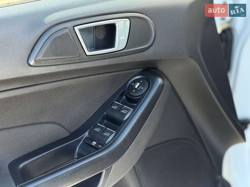 Хетчбек Ford Fiesta 2014 в Львові