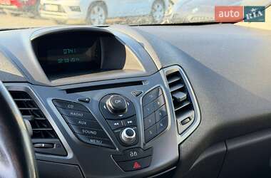 Хэтчбек Ford Fiesta 2014 в Львове