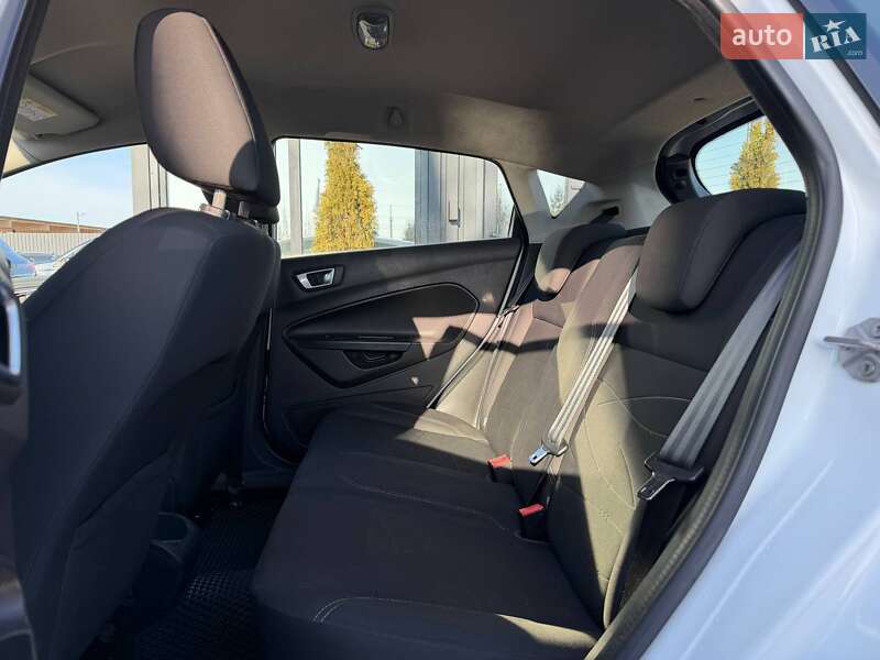 Хетчбек Ford Fiesta 2014 в Львові