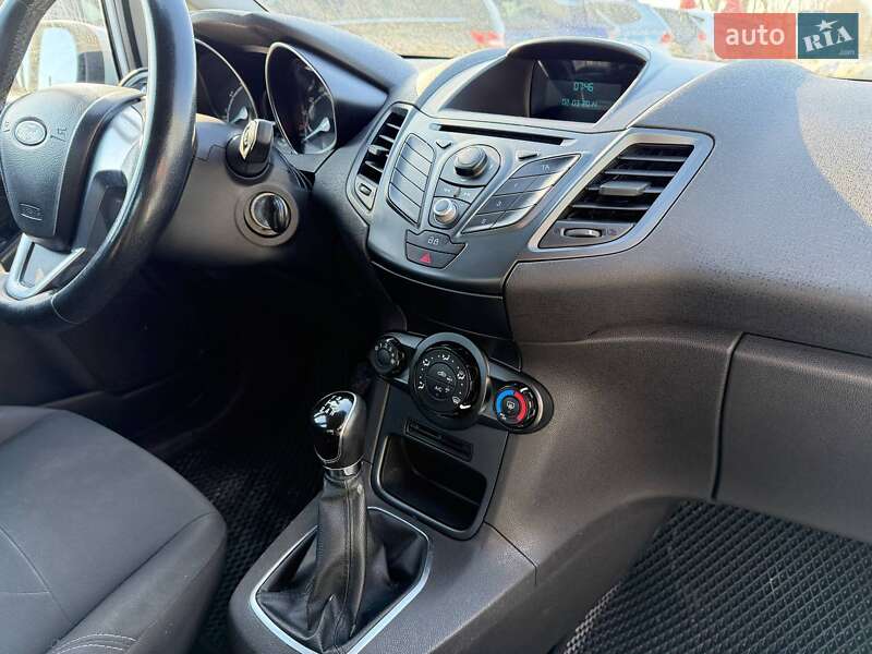 Хетчбек Ford Fiesta 2014 в Львові