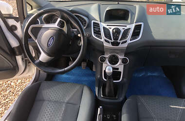 Хэтчбек Ford Fiesta 2009 в Новоднестровске