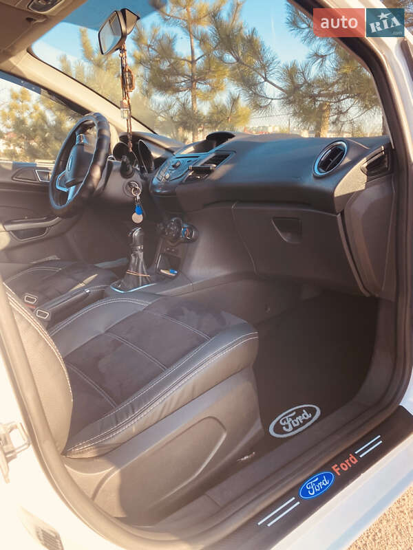 Хетчбек Ford Fiesta 2013 в Одесі