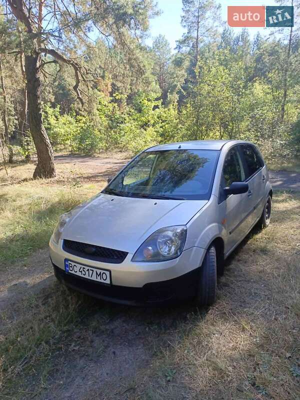 Хэтчбек Ford Fiesta 2006 в Шептицькому