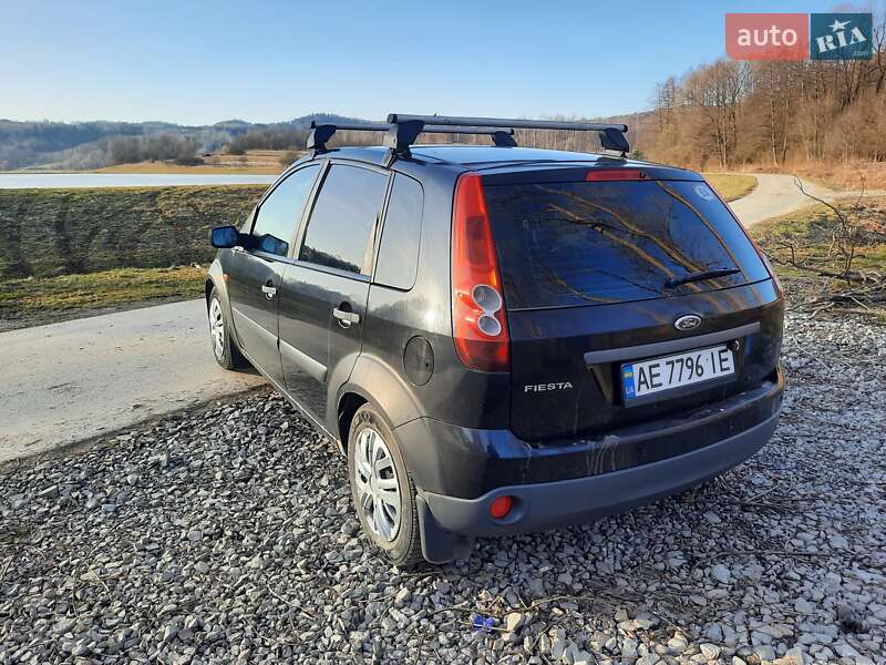Хетчбек Ford Fiesta 2008 в Дніпрі
