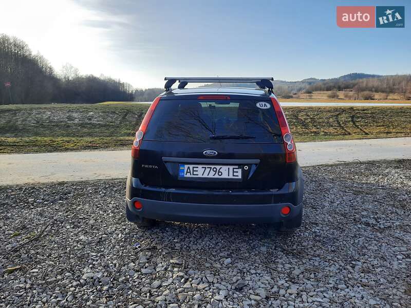 Хетчбек Ford Fiesta 2008 в Дніпрі