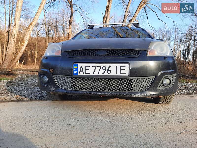 Хетчбек Ford Fiesta 2008 в Дніпрі