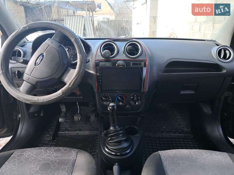 Хэтчбек Ford Fiesta 2006 в Киеве