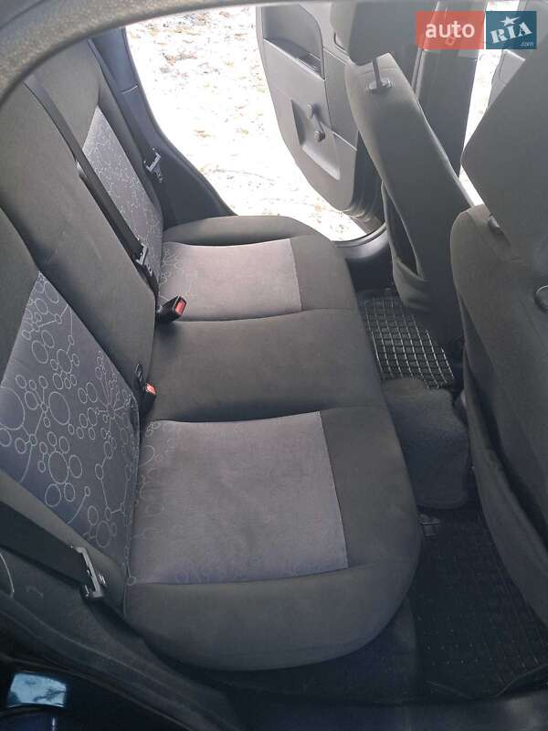 Хэтчбек Ford Fiesta 2006 в Киеве