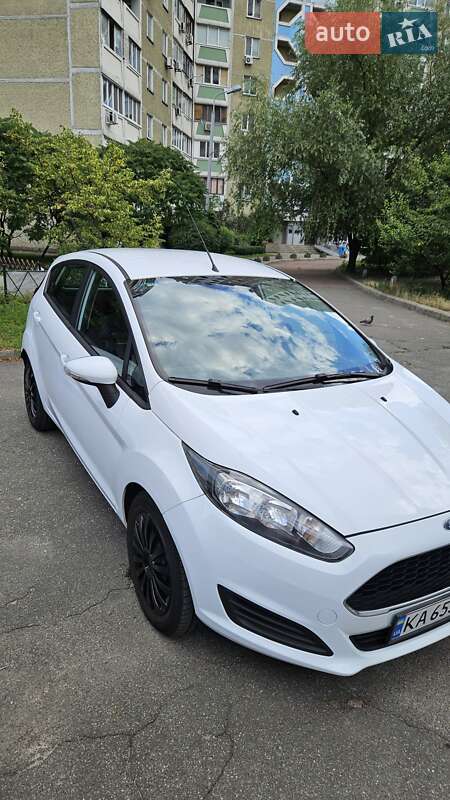 Хэтчбек Ford Fiesta 2017 в Киеве