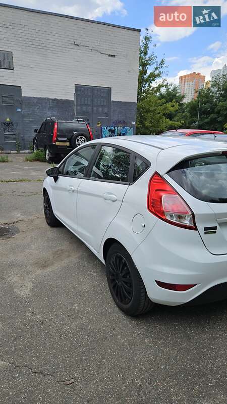 Хэтчбек Ford Fiesta 2017 в Киеве