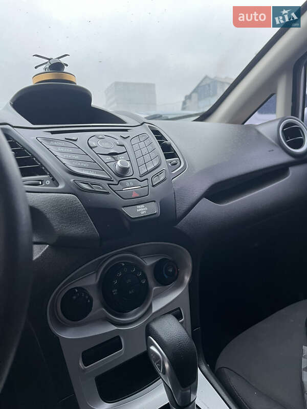 Седан Ford Fiesta 2016 в Ивано-Франковске