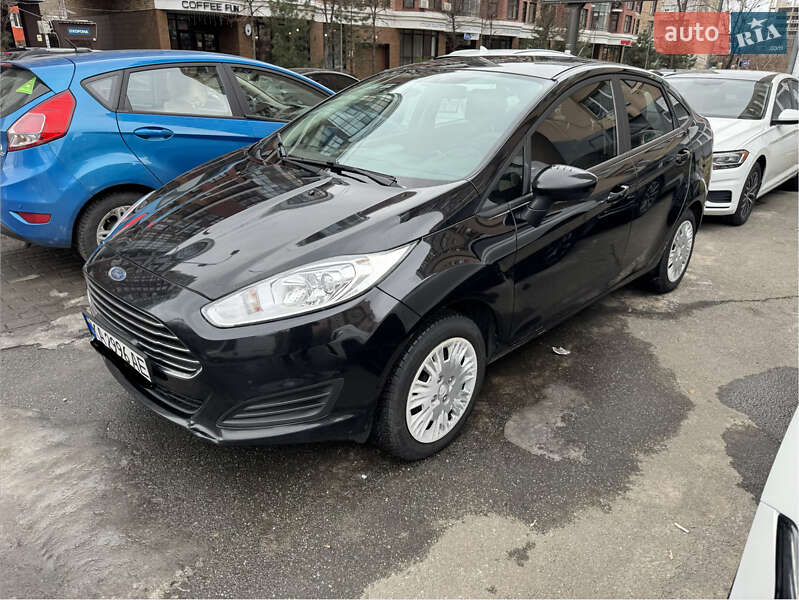 Седан Ford Fiesta 2018 в Києві