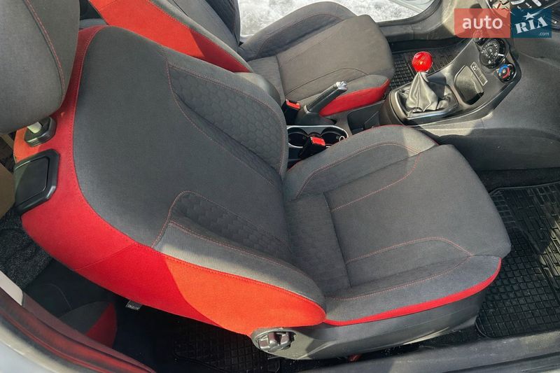 Хетчбек Ford Fiesta 2013 в Києві