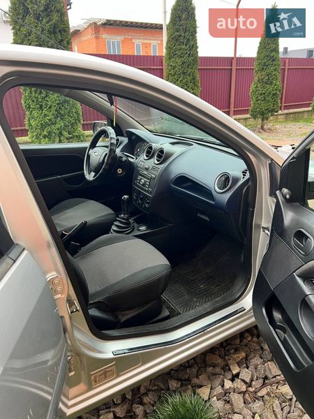 Хетчбек Ford Fiesta 2007 в Ужгороді