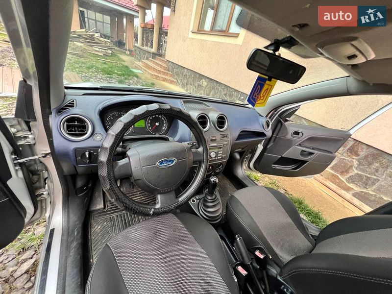 Хетчбек Ford Fiesta 2007 в Ужгороді