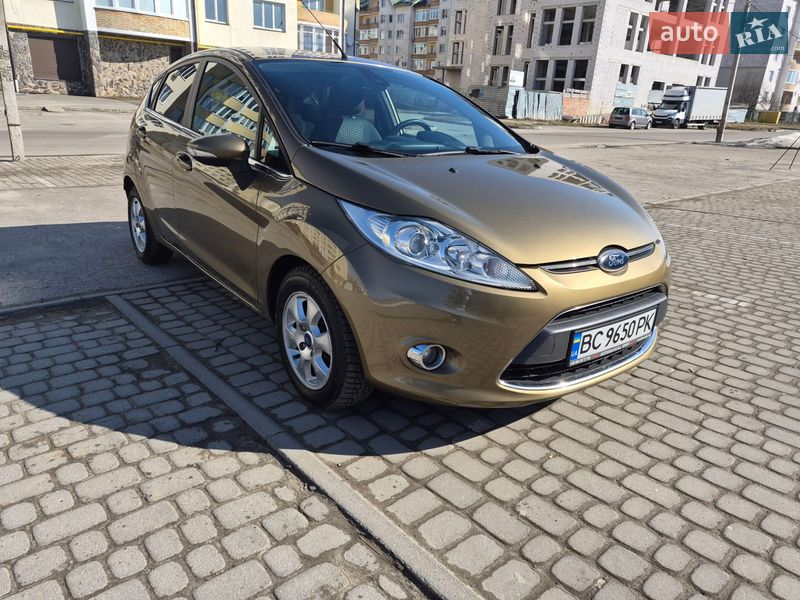 Хэтчбек Ford Fiesta 2011 в Стрые