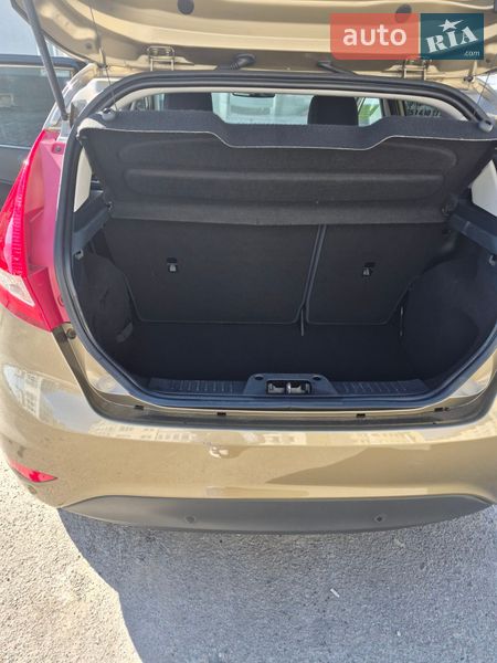 Хэтчбек Ford Fiesta 2011 в Стрые