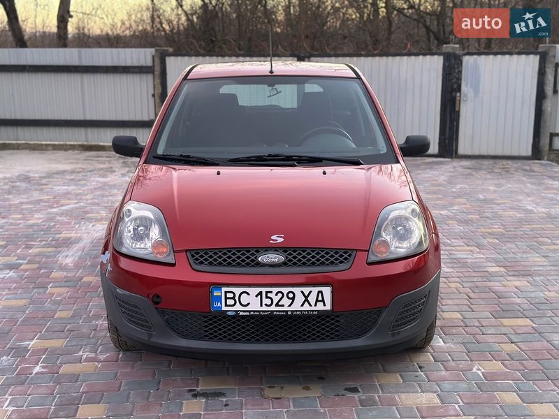 Хэтчбек Ford Fiesta 2006 в Черновцах