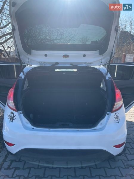 Хэтчбек Ford Fiesta 2015 в Хмельницком