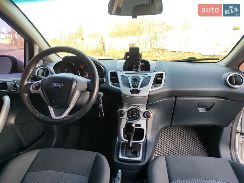 Хетчбек Ford Fiesta 2012 в Шептицькому