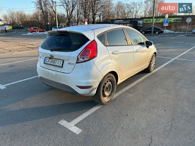 Хетчбек Ford Fiesta 2014 в Черкасах