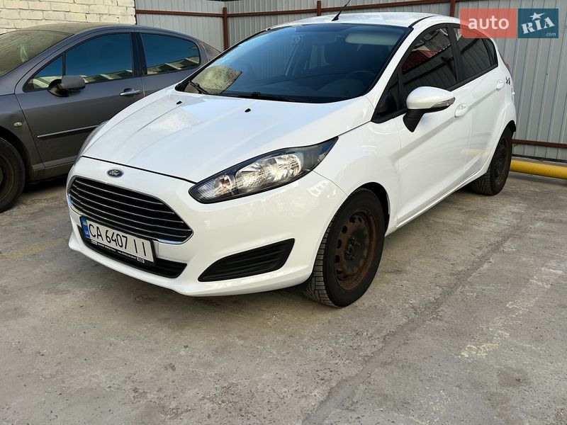 Хетчбек Ford Fiesta 2014 в Черкасах