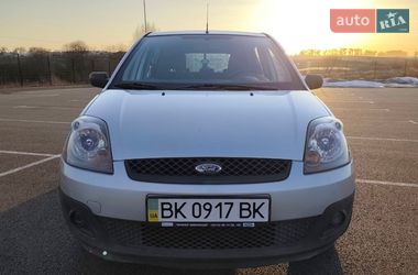 Хэтчбек Ford Fiesta 2006 в Ровно