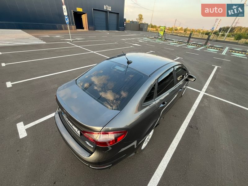 Седан Ford Fiesta 2015 в Чернигове