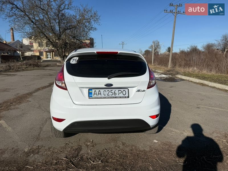 Хэтчбек Ford Fiesta 2017 в Смеле