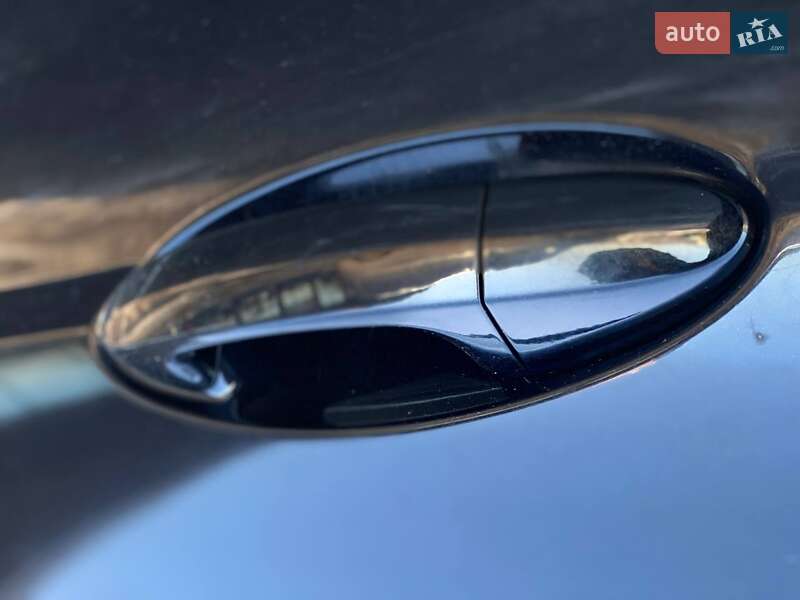 Хетчбек Ford Fiesta 2014 в Києві