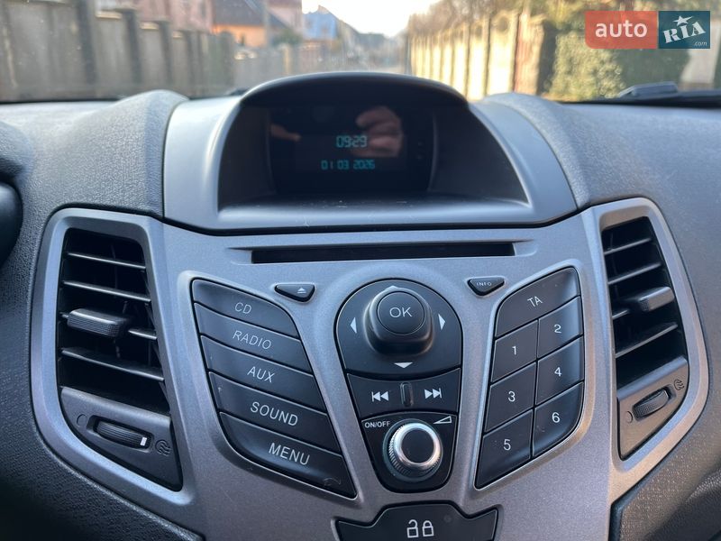 Хетчбек Ford Fiesta 2013 в Чинадієвому