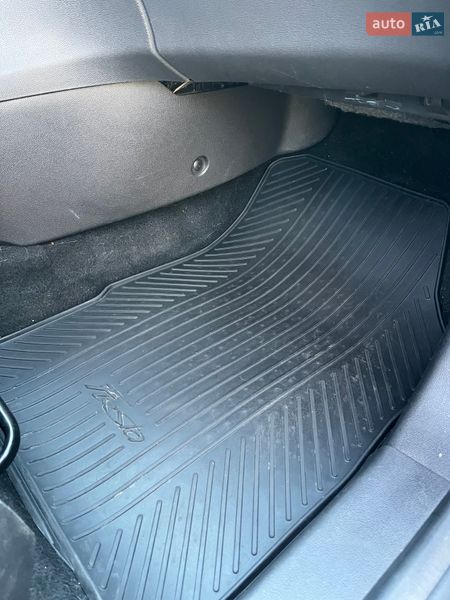 Хетчбек Ford Fiesta 2013 в Чинадієвому