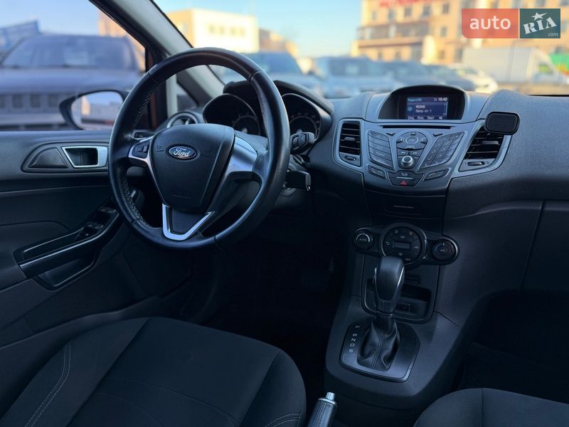Хетчбек Ford Fiesta 2016 в Києві