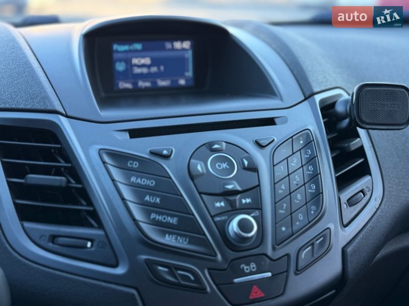 Хетчбек Ford Fiesta 2016 в Києві