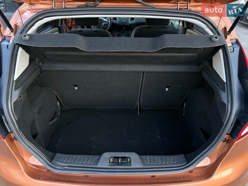 Хетчбек Ford Fiesta 2016 в Києві