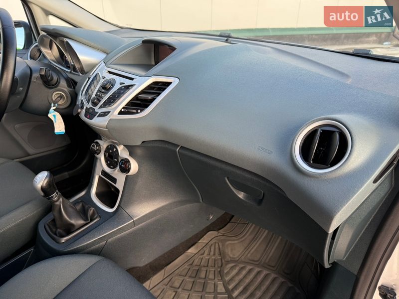 Хетчбек Ford Fiesta 2010 в Вінниці