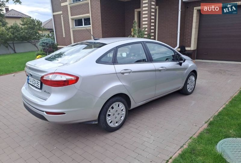 Седан Ford Fiesta 2017 в Києві