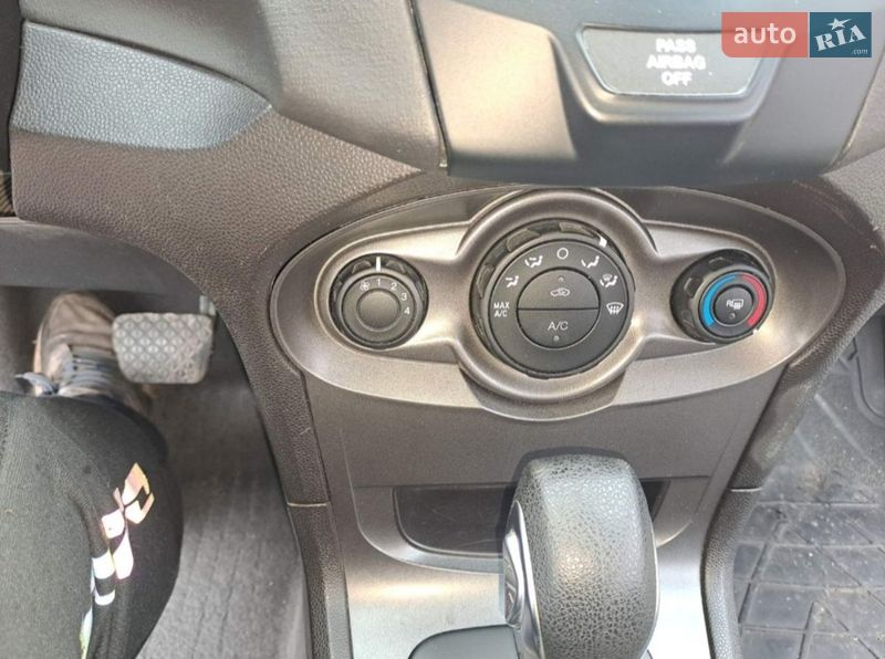 Седан Ford Fiesta 2017 в Києві