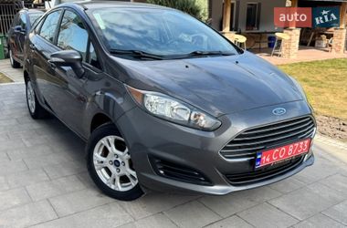 Седан Ford Fiesta 2015 в Львові