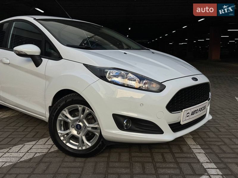 Хэтчбек Ford Fiesta 2016 в Киеве