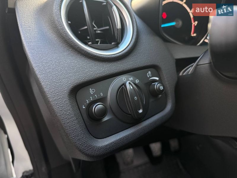 Хэтчбек Ford Fiesta 2016 в Киеве