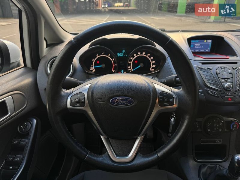 Хэтчбек Ford Fiesta 2016 в Киеве