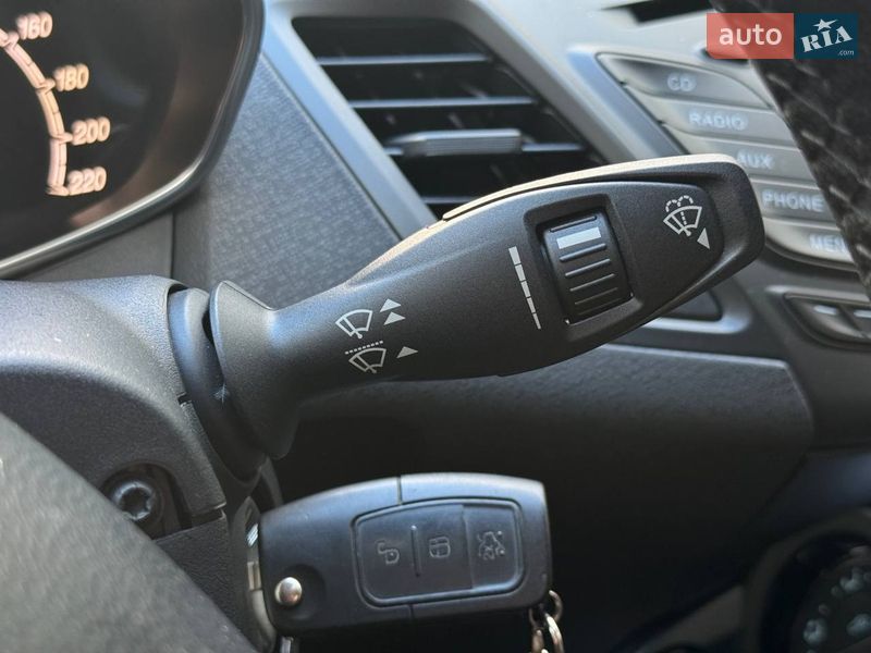 Хэтчбек Ford Fiesta 2016 в Киеве