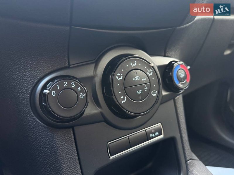 Хэтчбек Ford Fiesta 2016 в Киеве