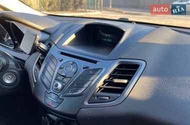 Хэтчбек Ford Fiesta 2016 в Киеве