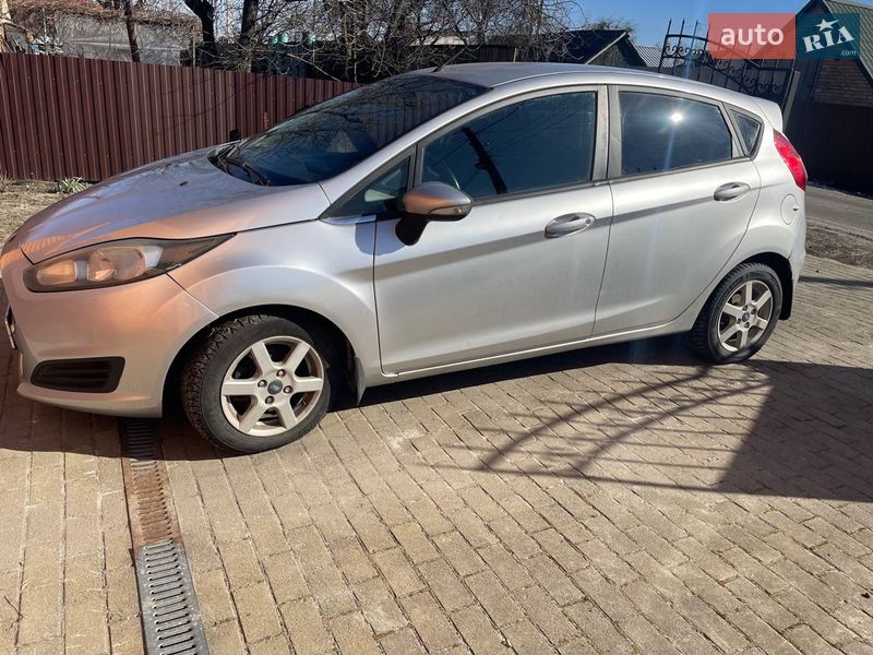 Хэтчбек Ford Fiesta 2013 в Киеве