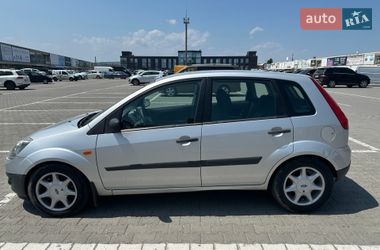 Хэтчбек Ford Fiesta 2008 в Черновцах
